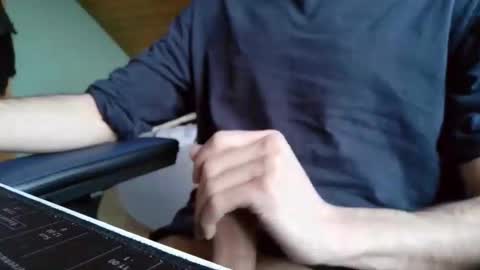 Nikolas online show from January 2025 08:31:01 AM