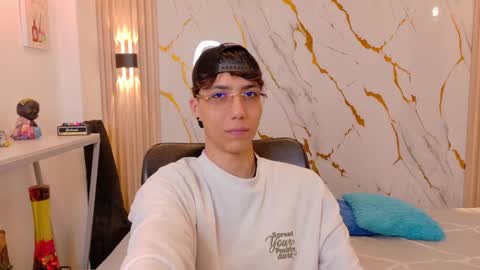 Snapshot of nikolay_gregori chatting on June 2026 04:13:01 AM online show from June 2026 04:13:01 AM