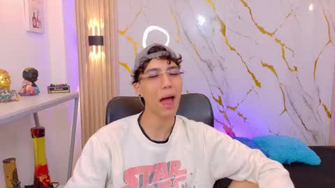Snapshot of nikolay_gregori chatting on June 2026 04:35:02 AM online show from June 2026 04:35:02 AM