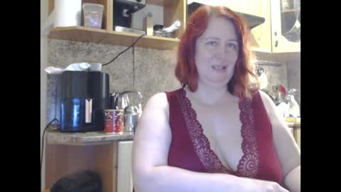 Snapshot of nikolettared chatting on June 2026 10:26:01 PM Nikoletta online show from June 2026 10:26:01 PM
