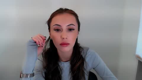 nikonara_ online show from October 2025 12:15:02 PM