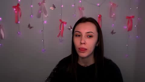 nikonara_ online show from February 2026 12:37:01 PM