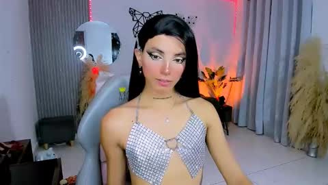 Nilam online show from November 2025 12:49:01 AM