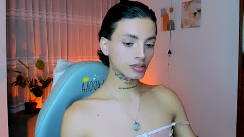 Snapshot of nilam217 chatting on June 2026 12:43:02 AM Nilam online show from June 2026 12:43:02 AM