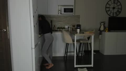 Bella online show from September 2025 07:25:01 PM