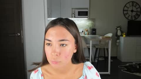 Bella online show from October 2025 09:49:02 PM