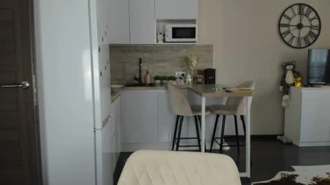 Bella online show from April 2026 12:59:01 PM