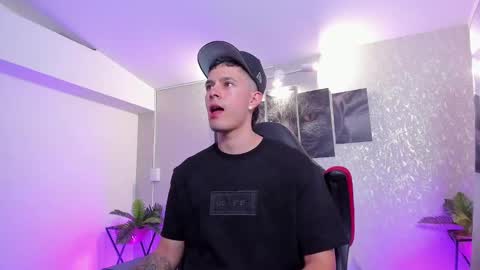 Nils online show from October 2025 04:12:02 AM