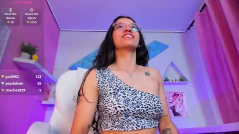 Nina online show from March 2025 04:41:02 AM