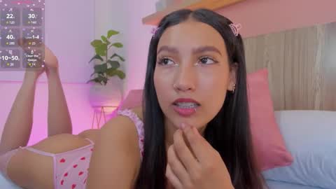 N I N A online show from November 2025 07:57:01 PM