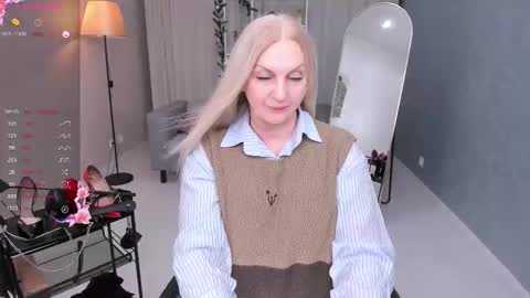 Nina online show from December 2025 11:04:02 AM