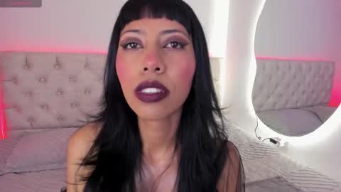 Nina Fox  online show from November 2025 12:59:02 PM