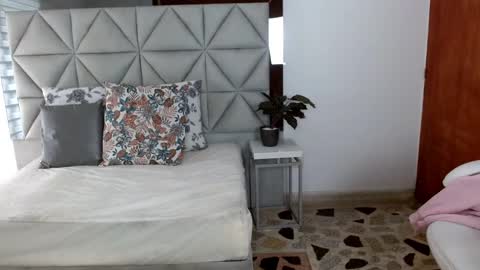  Nina  online show from December 2024 08:16:01 PM