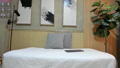 Snapshot of nina_soul chatting on September 2025 12:09:01 PM NINA online show from September 2025 12:09:01 PM