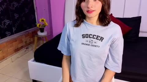 Snapshot of nina_sweetdoll chatting on November 2025 08:43:01 PM Nina online show from November 2025 08:43:01 PM