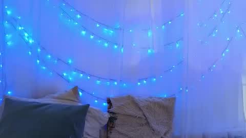 Ninaa fox online show from April 2026 04:24:01 PM