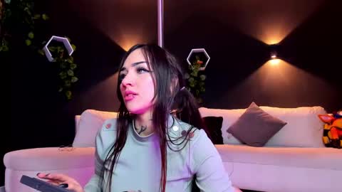 Snapshot of ninadanger chatting on March 2025 04:24:01 PM Heyyy guys Im Ninas crazy online show from March 2025 04:24:01 PM