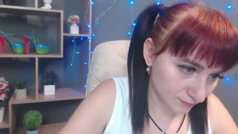 ninaflawlees online show from November 2025 01:32:02 PM