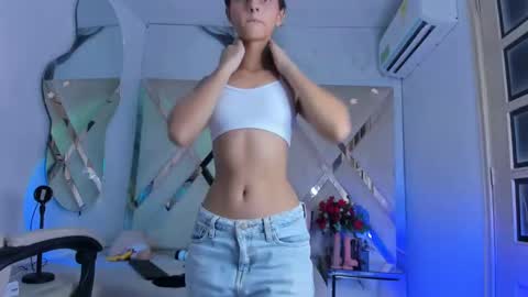 ninahtx online show from September 2025 09:25:02 PM