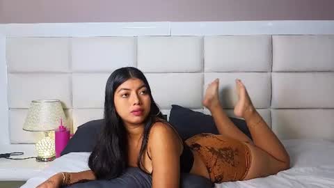 ninaluxx online show from June 2026 02:17:02 PM
