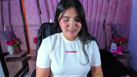 Snapshot of ninavelvet_ chatting on July 2026 08:18:02 PM NIna online show from July 2026 08:18:02 PM
