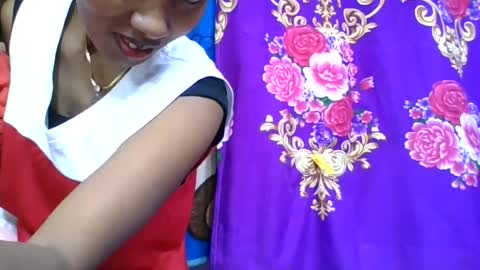 Snapshot of ninie246746 chatting on July 2026 06:55:02 AM ninie246746 online show from July 2026 06:55:02 AM
