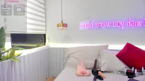 Ninna  online show from December 2024 11:23:02 AM