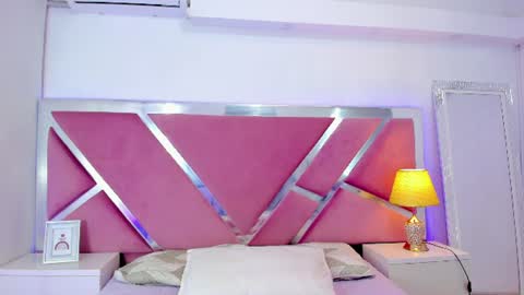 Ninna  online show from June 2026 01:32:02 PM