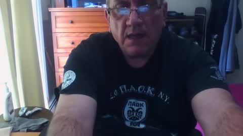 Dennis online show from October 2025 04:18:01 PM