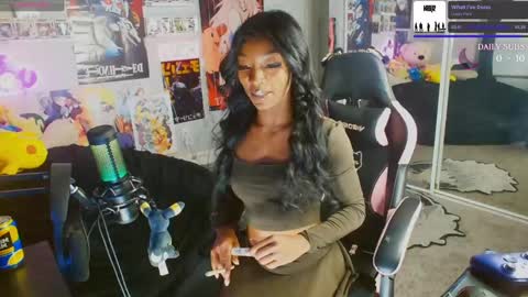 NIVIA WOLFE online show from February 2025 01:37:01 PM