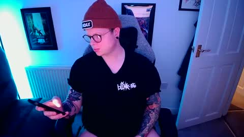 Snapshot of nlrb93 chatting on December 2024 05:43:01 PM BNate93 online show from December 2024 05:43:01 PM