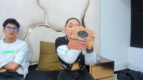 Snapshot of noa_arez chatting on October 2025 01:59:01 AM NoaandArez online show from October 2025 01:59:01 AM