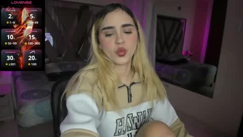 Snapshot of noa_cooperr chatting on June 2026 01:13:01 PM noa online show from June 2026 01:13:01 PM