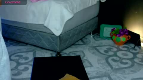 Noah  online show from April 2026 03:17:01 AM