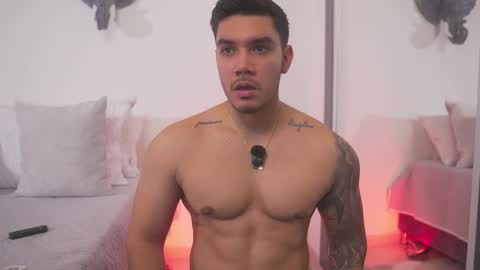 Noah Avery online show from September 2025 04:49:02 AM