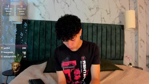 noah_dupont_ online show from November 2025 11:32:02 AM