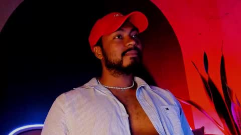 Snapshot of noah_jones__ chatting on December 2024 04:45:01 AM Noah online show from December 2024 04:45:01 AM