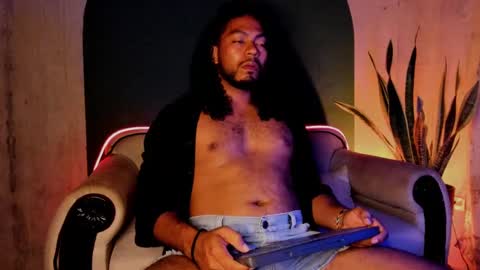 Snapshot of noah_jones__ chatting on December 2024 06:56:02 AM Noah online show from December 2024 06:56:02 AM