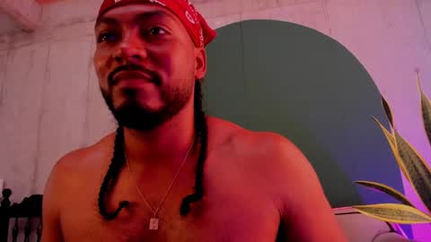 Snapshot of noah_jones__ chatting on January 2025 08:09:01 PM Noah online show from January 2025 08:09:01 PM