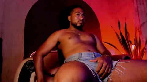 Snapshot of noah_jones__ chatting on January 2025 03:31:01 AM Noah online show from January 2025 03:31:01 AM