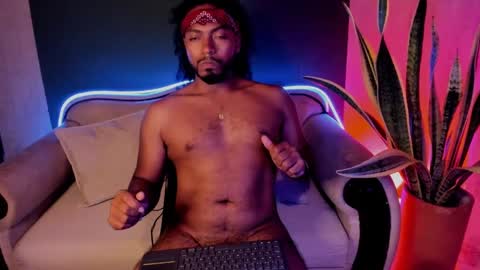 Snapshot of noah_jones__ chatting on February 2025 01:13:01 AM Noah online show from February 2025 01:13:01 AM