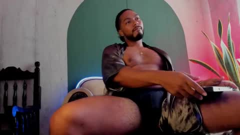 Snapshot of noah_jones__ chatting on February 2025 10:02:02 PM Noah online show from February 2025 10:02:02 PM