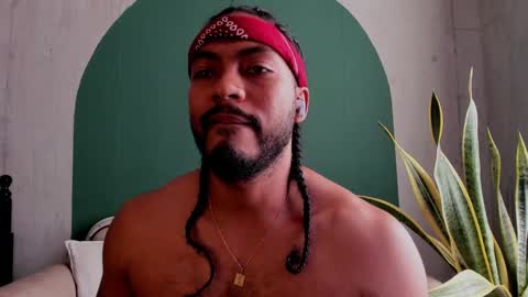 Snapshot of noah_jones__ chatting on February 2025 09:43:01 PM Noah online show from February 2025 09:43:01 PM