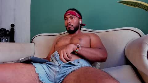 Snapshot of noah_jones__ chatting on February 2025 08:22:01 PM Noah online show from February 2025 08:22:01 PM