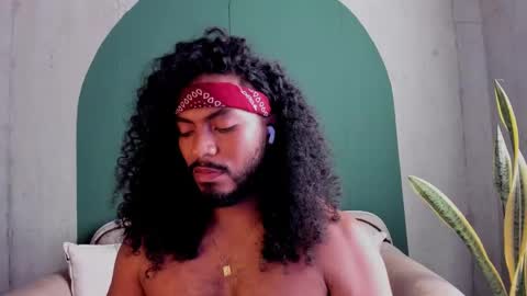 Snapshot of noah_jones__ chatting on February 2025 08:58:02 PM Noah online show from February 2025 08:58:02 PM