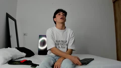 Snapshot of noah_loveboy chatting on September 2025 08:53:02 PM Noah online show from September 2025 08:53:02 PM