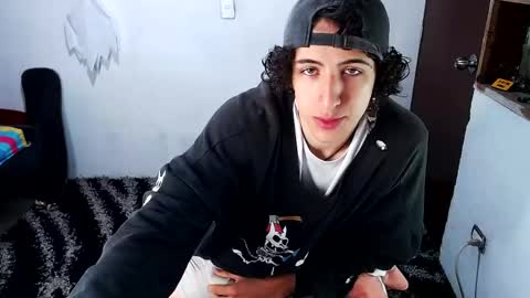 Snapshot of noah_sokolov_ chatting on June 2026 04:12:01 PM Kervs online show from June 2026 04:12:01 PM