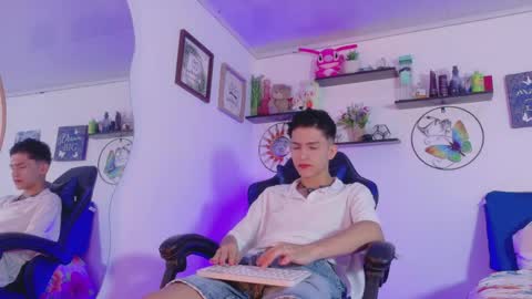 Snapshot of noah_tyler_ chatting on June 2026 10:33:02 PM noah tyler online show from June 2026 10:33:02 PM