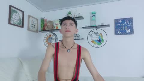 Snapshot of noah_tyler_ chatting on July 2026 06:14:02 PM noah tyler online show from July 2026 06:14:02 PM