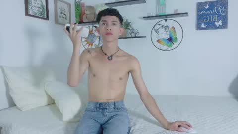 Snapshot of noah_tyler_ chatting on July 2026 07:32:01 PM noah tyler online show from July 2026 07:32:01 PM